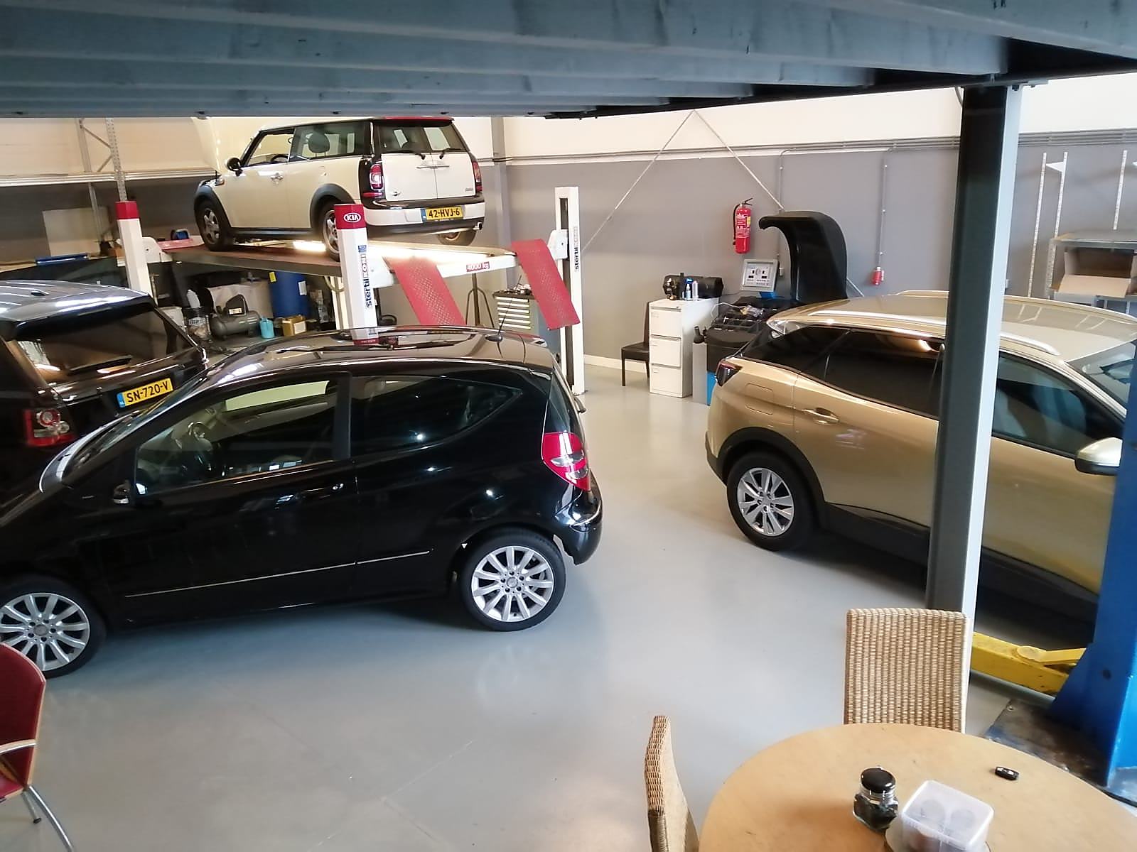 Interieur van de werkplaats van Ted AutoCare